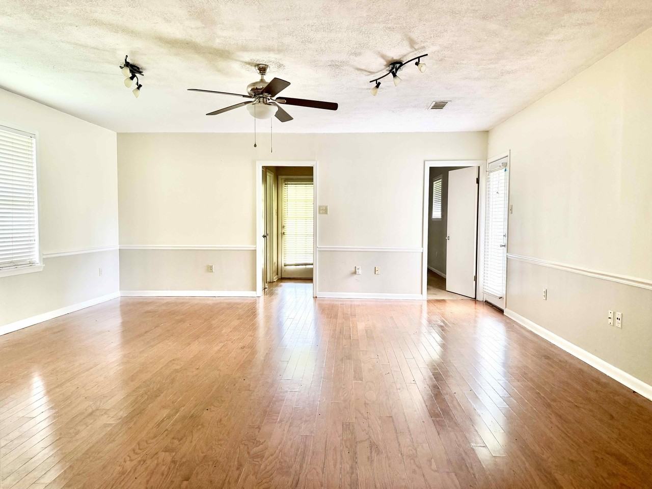 9384 S Riveroaks Dr #1 - Photo 5 of 18