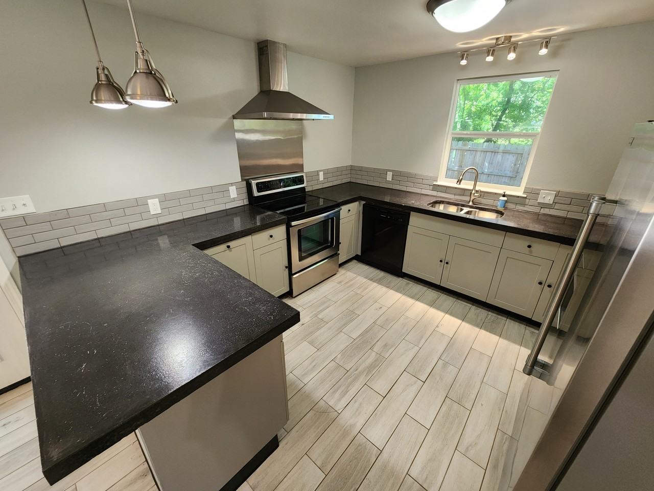 2010 E Foster Dr #1 - Photo 4 of 17