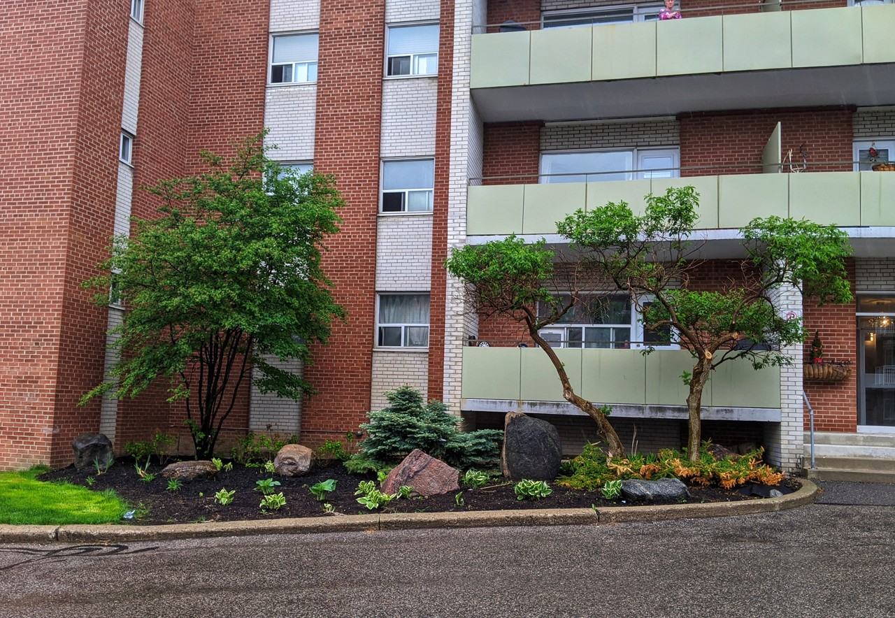Laverock Apartments - Photo 3 of 4