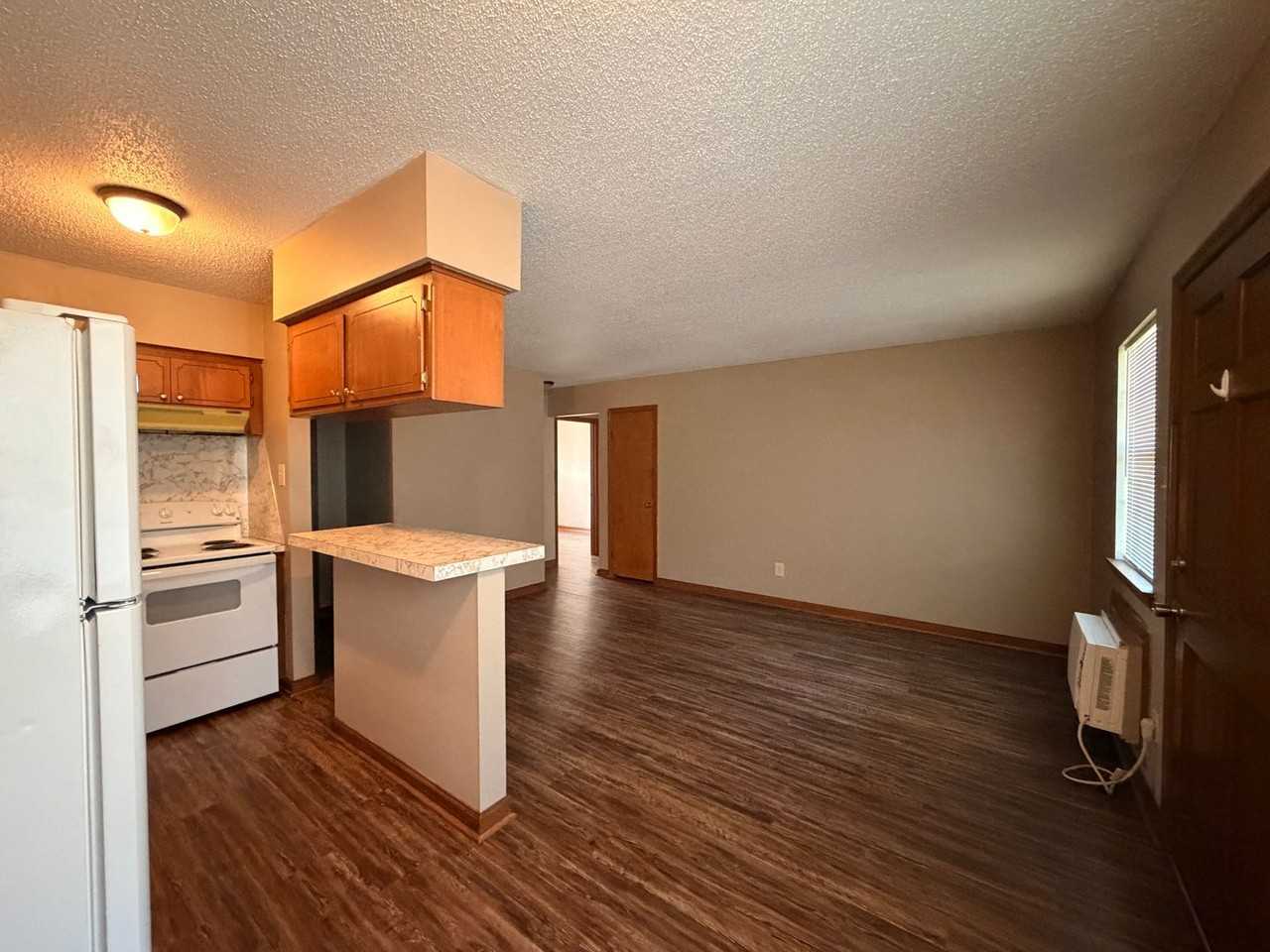 300 Market St - Photo 6 of 10