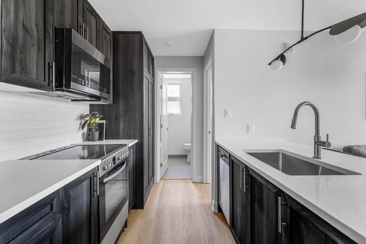 658 Somerset Street West - Photo 3 of 50