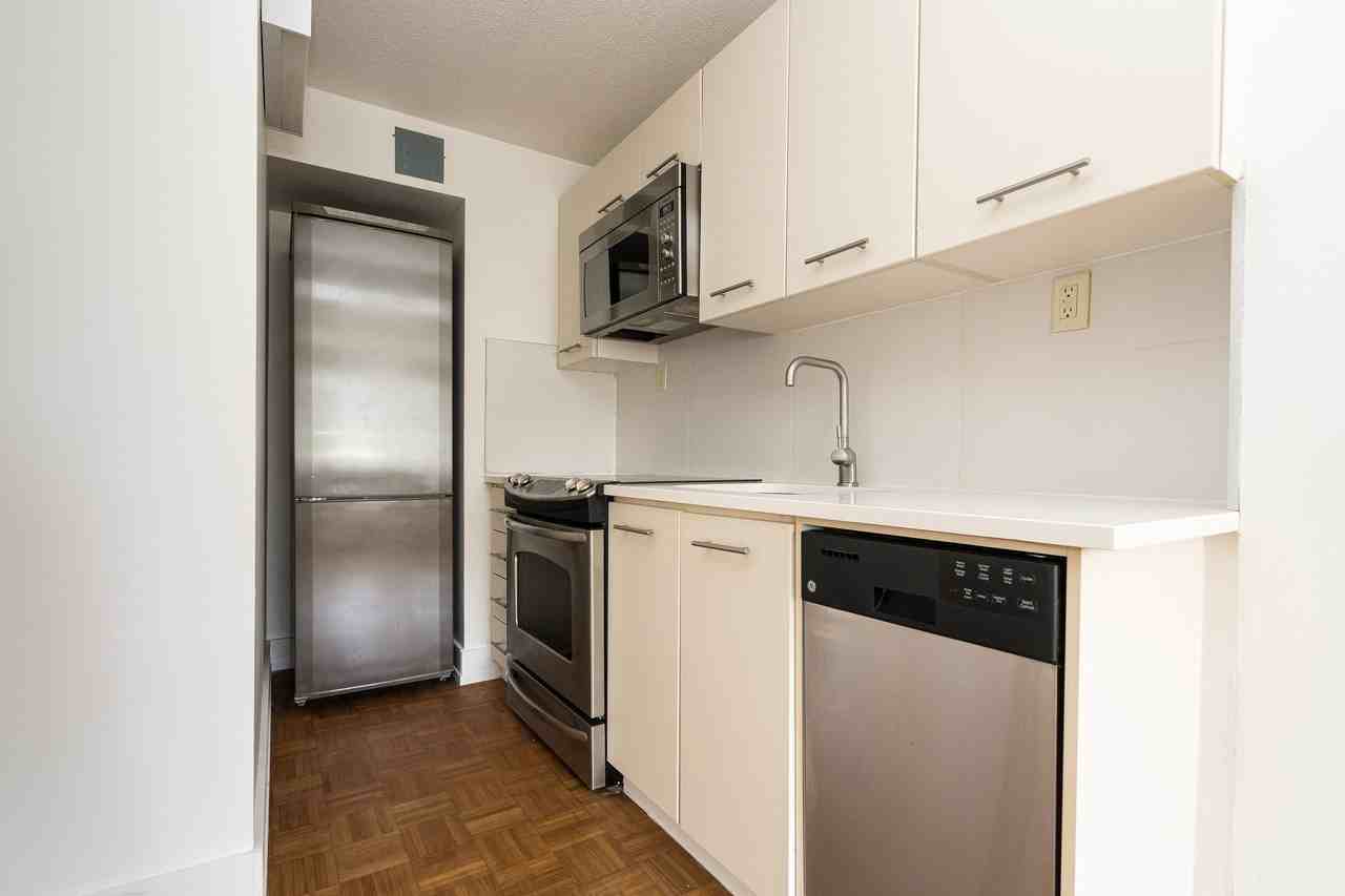 551 Eglinton Avenue East - Photo 2 of 10