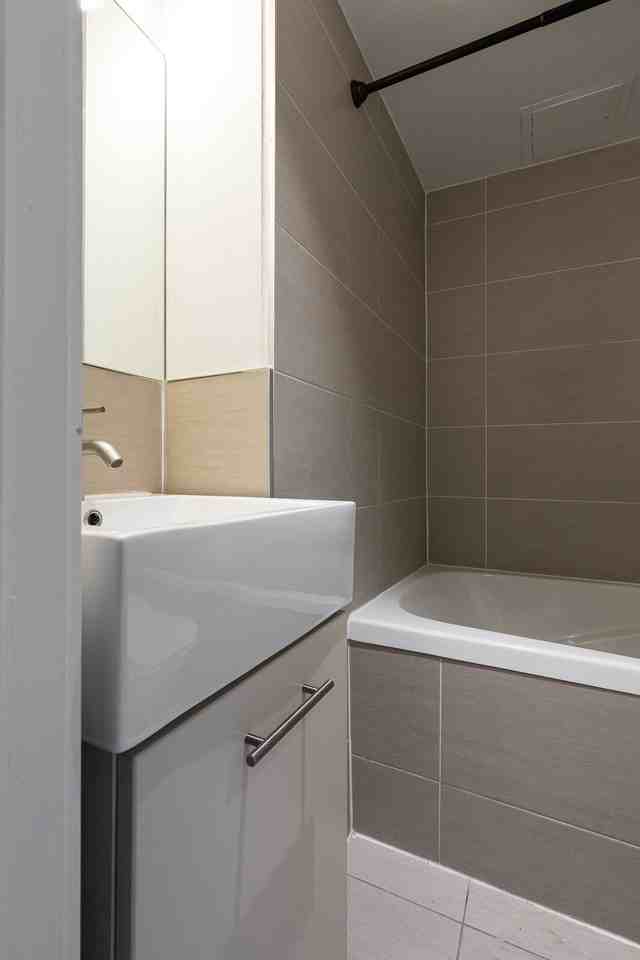 551 Eglinton Avenue East - Photo 6 of 10
