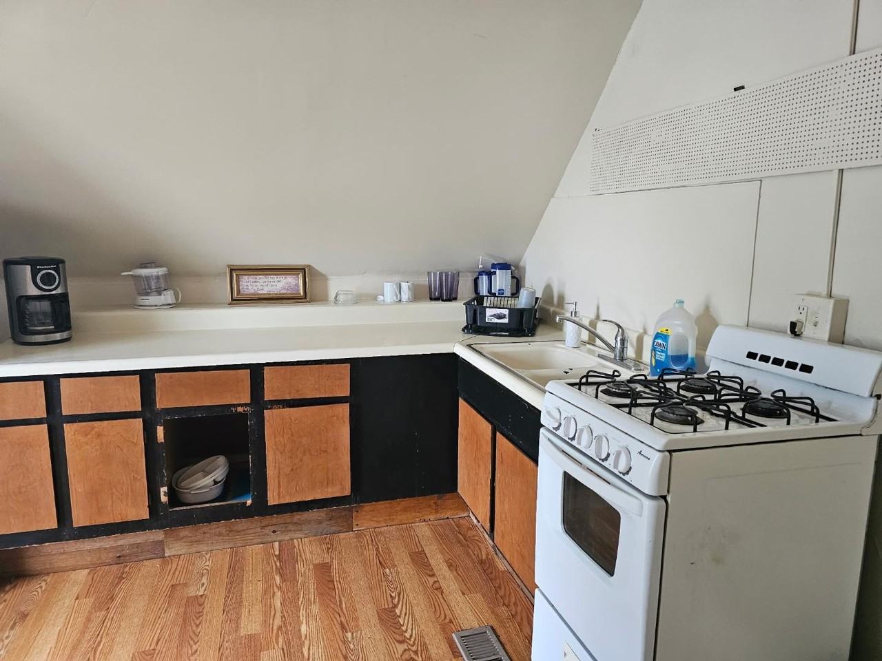 2911 Dudley St - Photo 5 of 10
