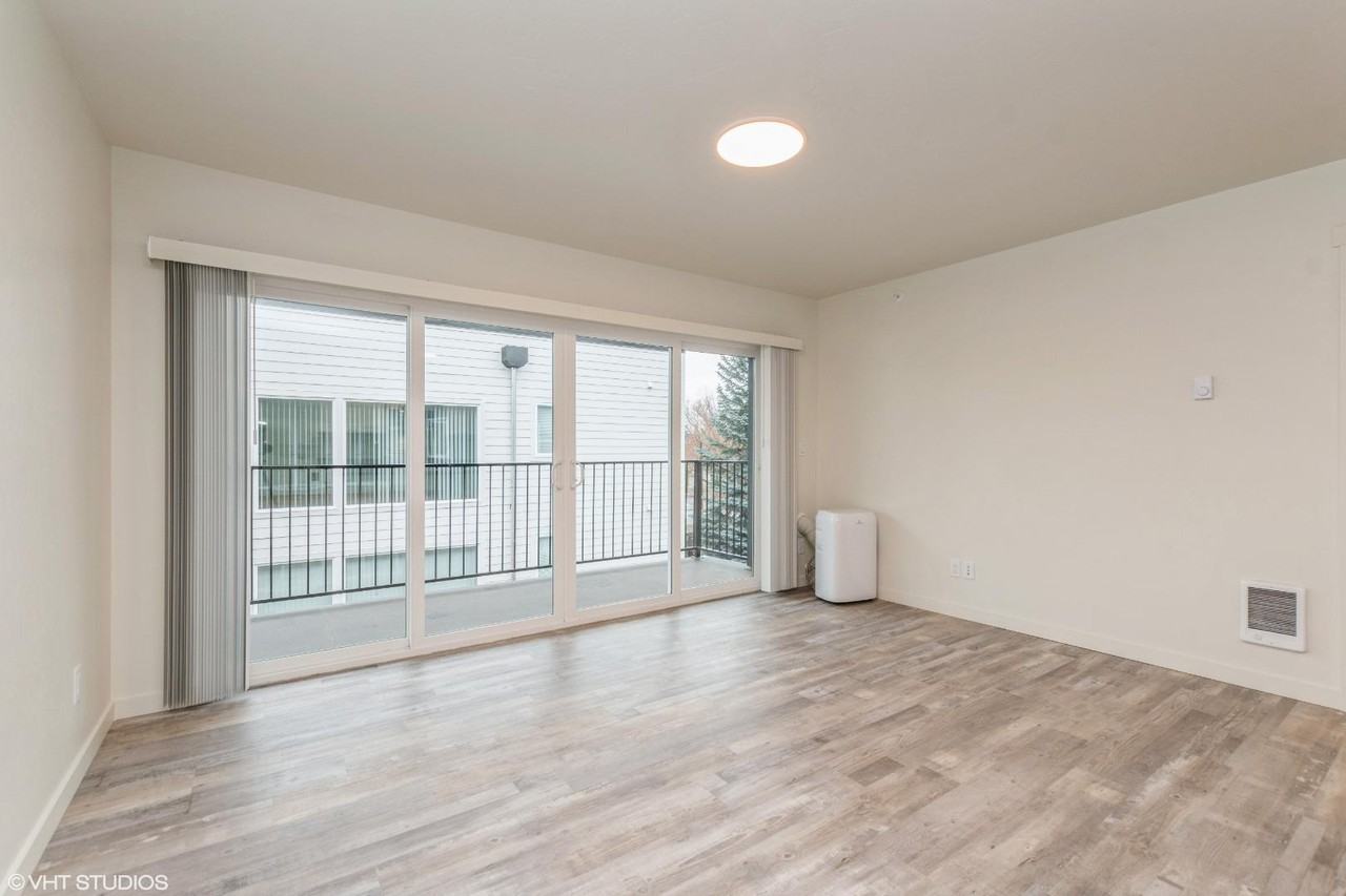 128 East Evergreen Drive - Photo 5 of 21