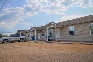 featured image of 634 Veterans Dr