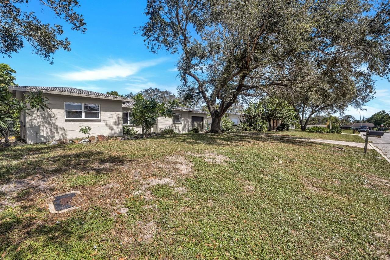644 Nida Dr - Photo 2 of 12
