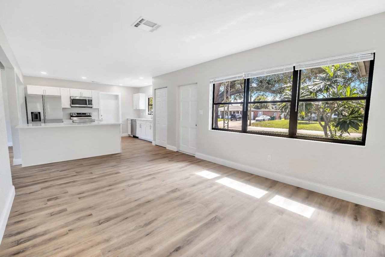 644 Nida Dr - Photo 3 of 12