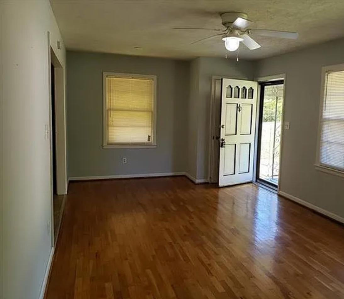215 Dixon Cir - Photo 3 of 12