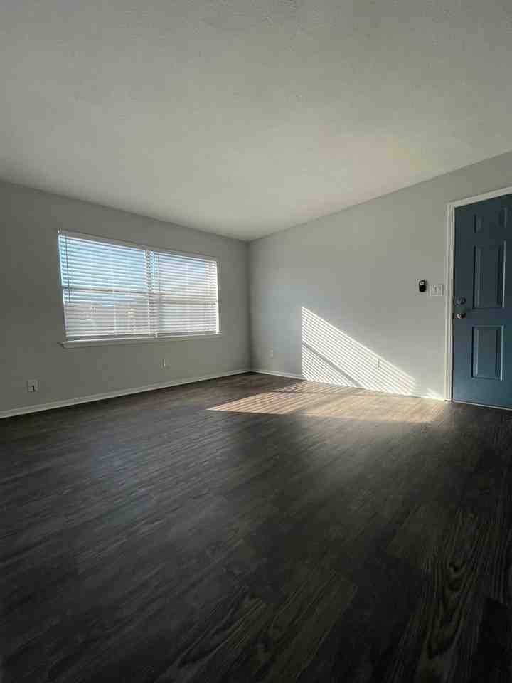 4005 Nw Ozmun Ave #4005B2 - Photo 3 of 12