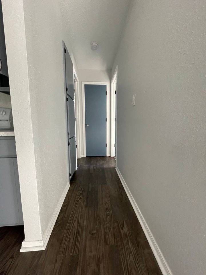4005 Nw Ozmun Ave #4005B2 - Photo 7 of 12