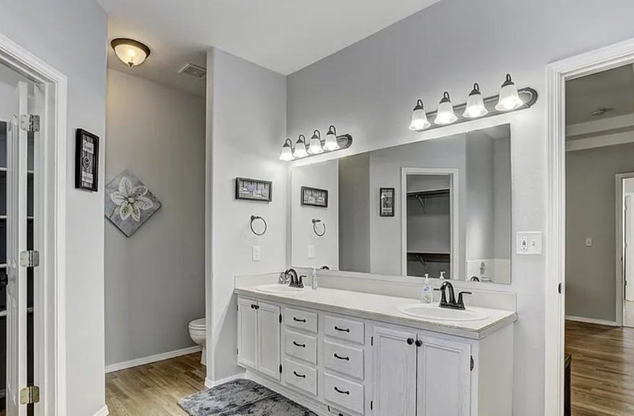2497 W Willard St #1 - Photo 6 of 8