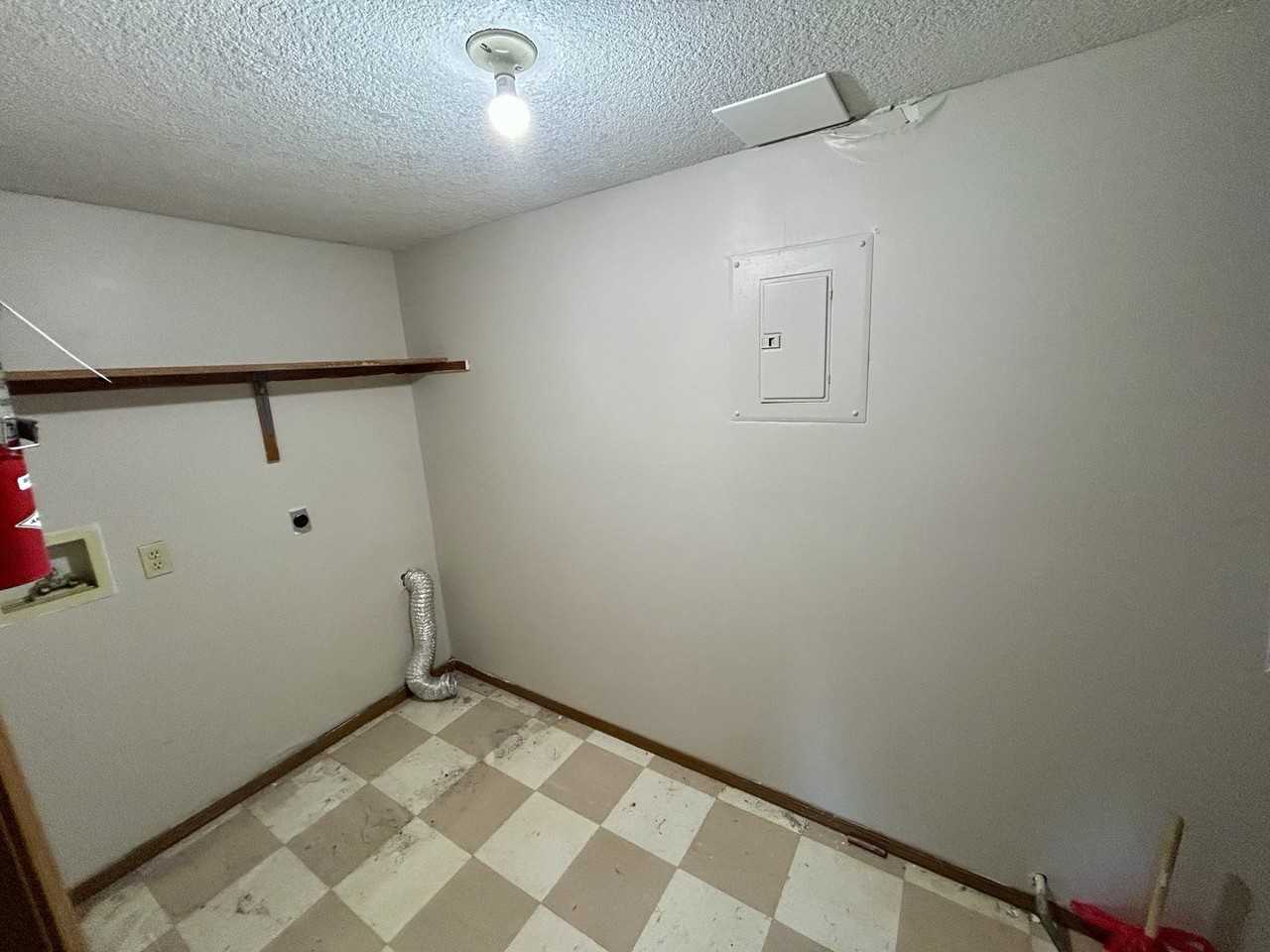 1901 E 23rd St Bldg D #3 - Photo 5 of 8