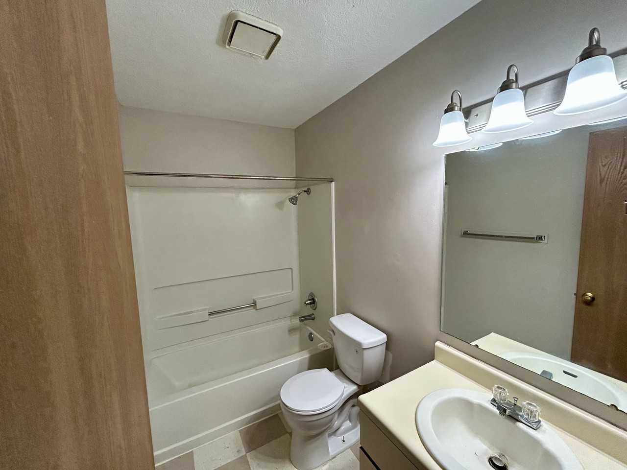 1901 E 23rd St Bldg D #3 - Photo 6 of 8