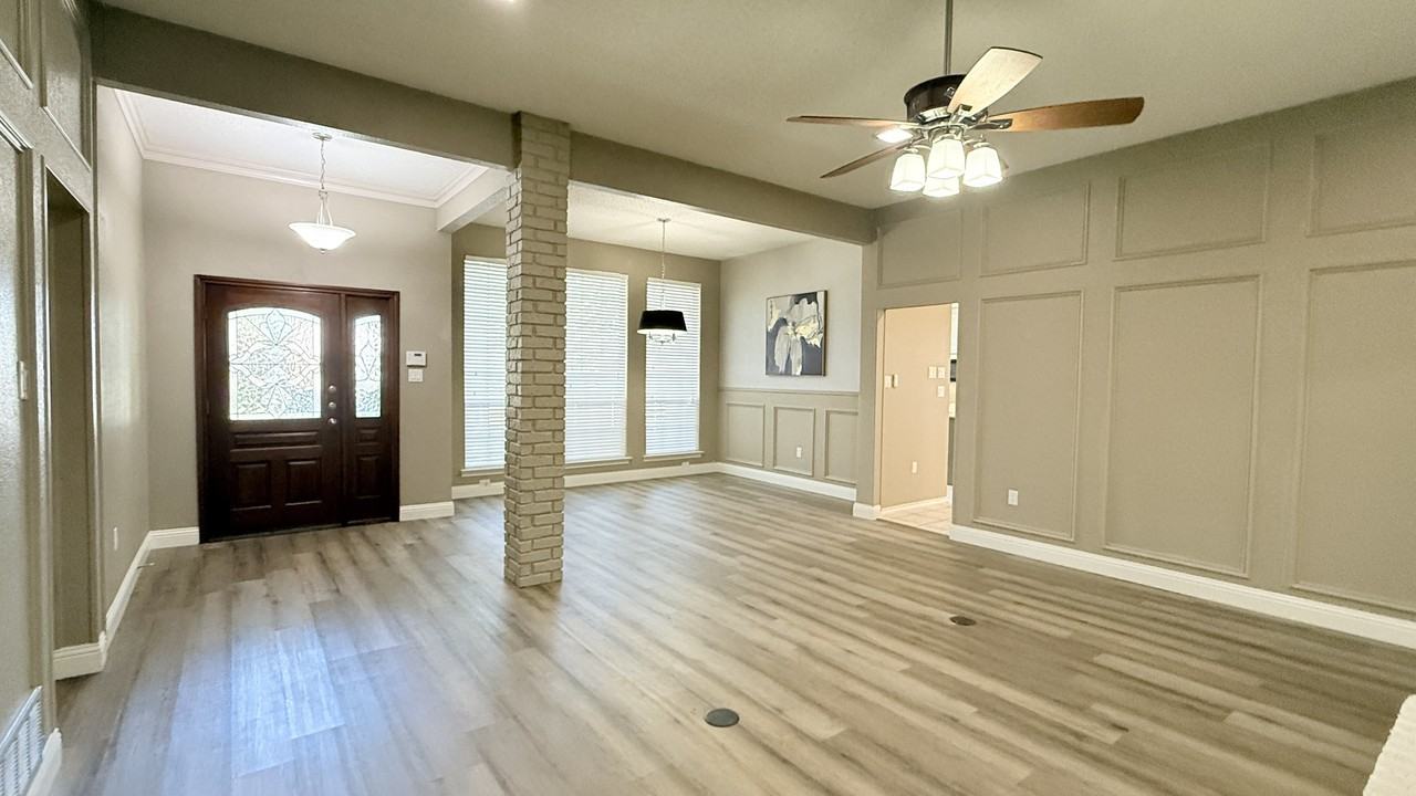 2709 Serenade Ct #1 - Photo 5 of 31
