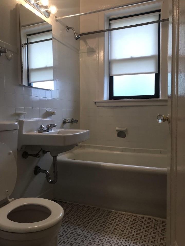 1533 W 83rd St #1533-2 - Photo 2 of 5
