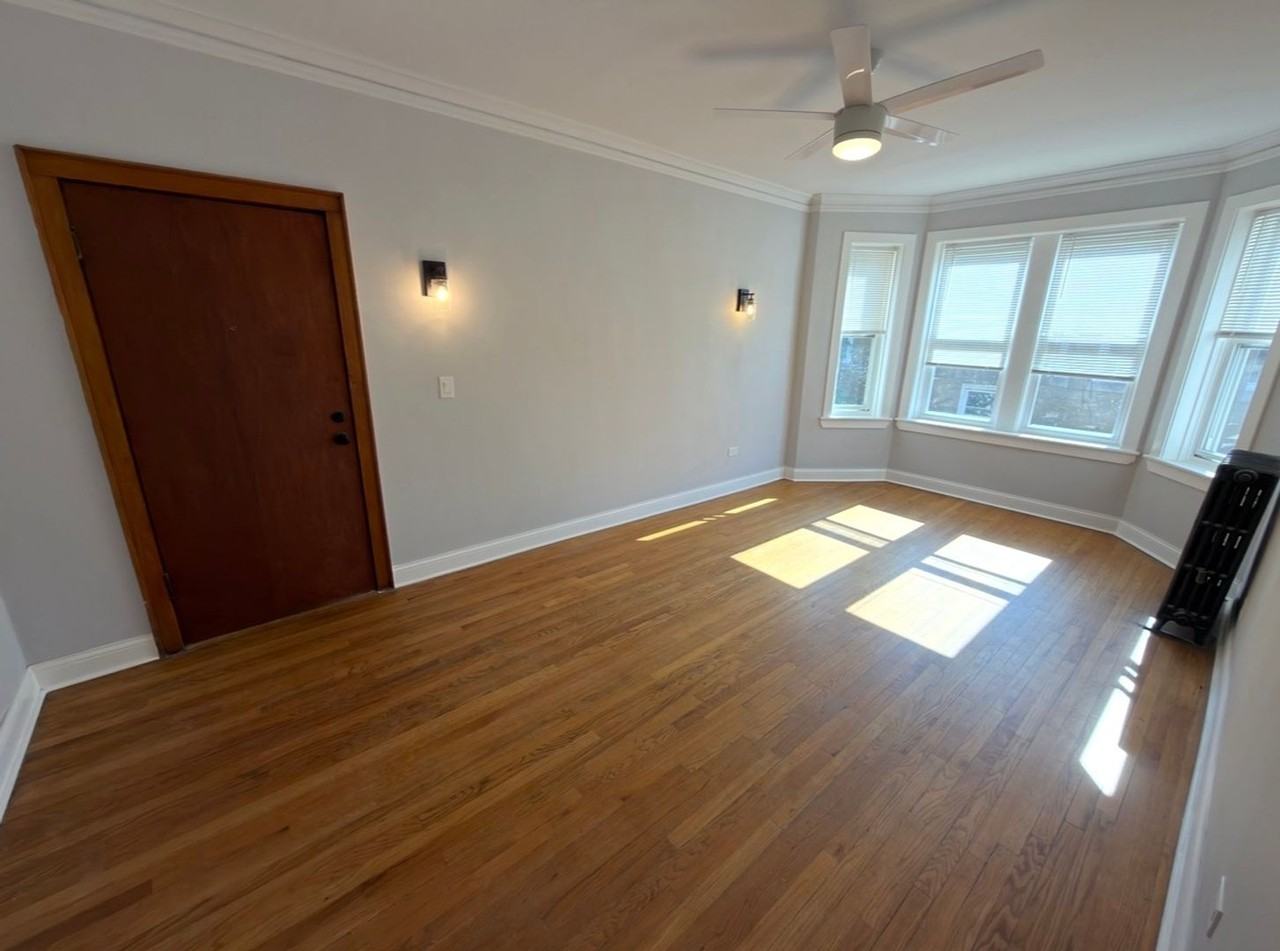 4824 W Addison St - Photo 5 of 11