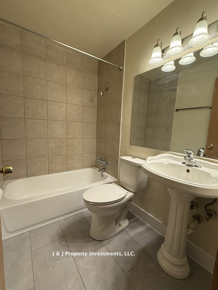 283 Hazelwood Dr #1 - Photo 7 of 8