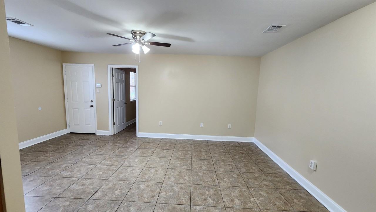 3618 Shangri La Dr #3618 - Photo 5 of 12