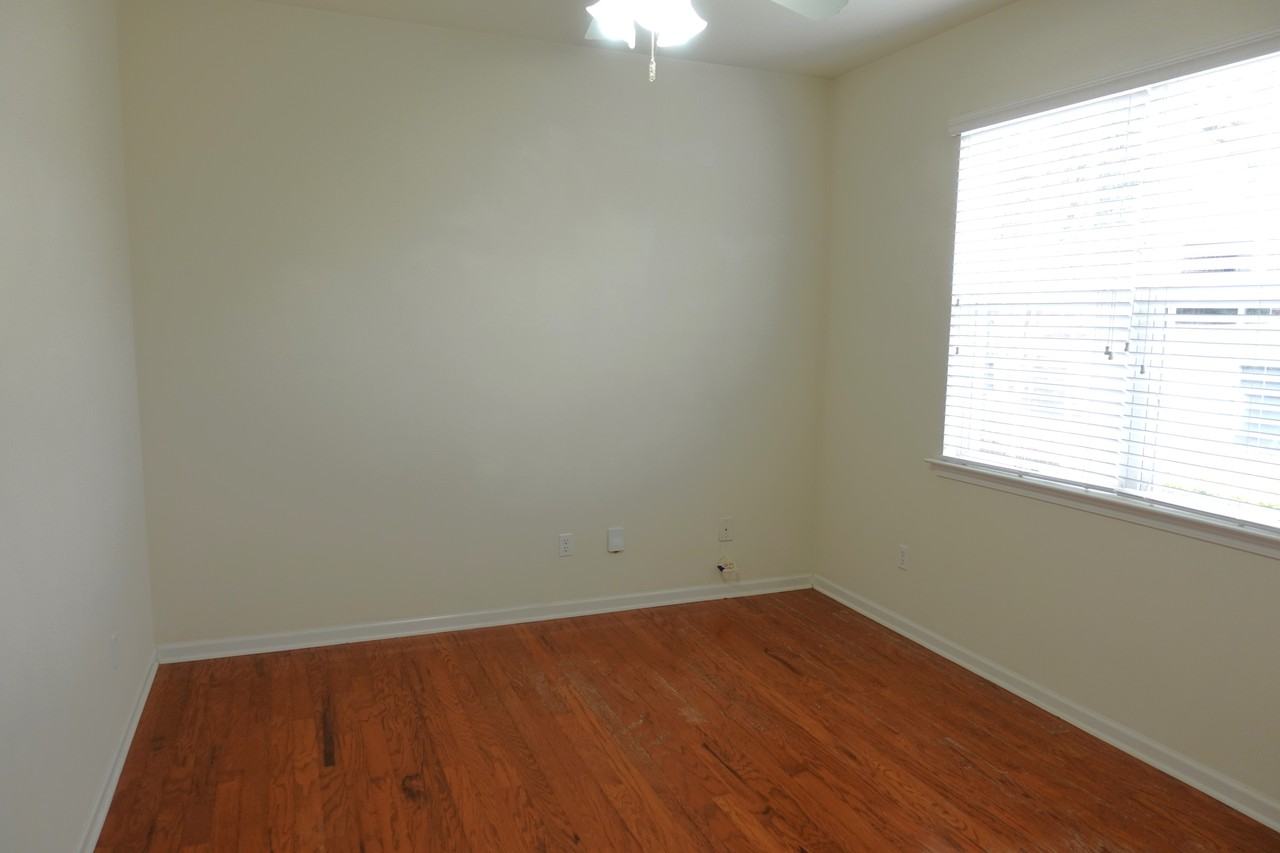 115 Roberts Hill Dr #1 - Photo 3 of 37