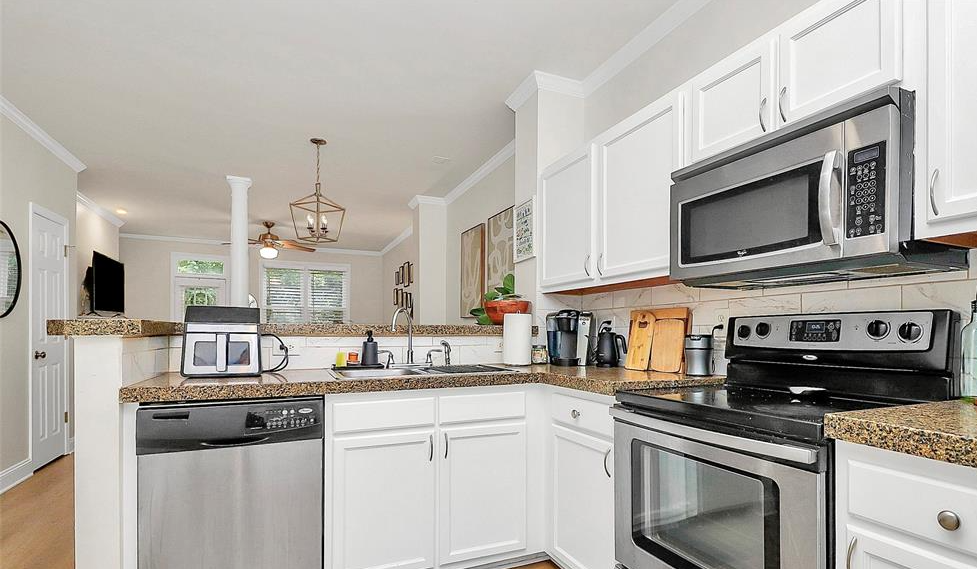 1532 Cleveland Ave #1 - Photo 2 of 10