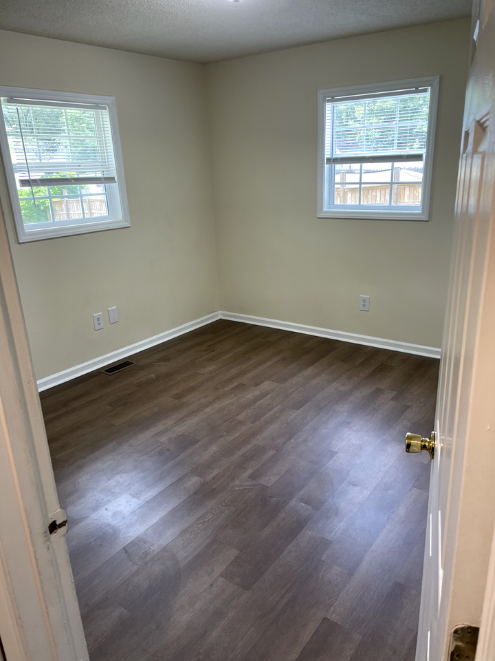 103 N Whitley St #1 - Photo 7 of 9