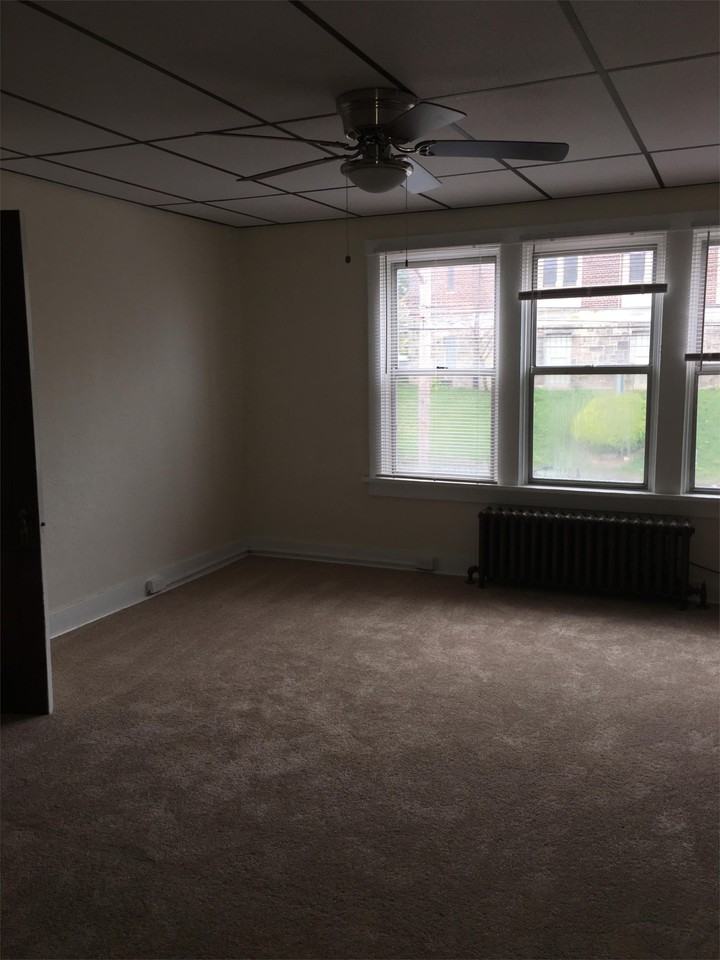 2815 Brownsville Rd #6 - Photo 4 of 12