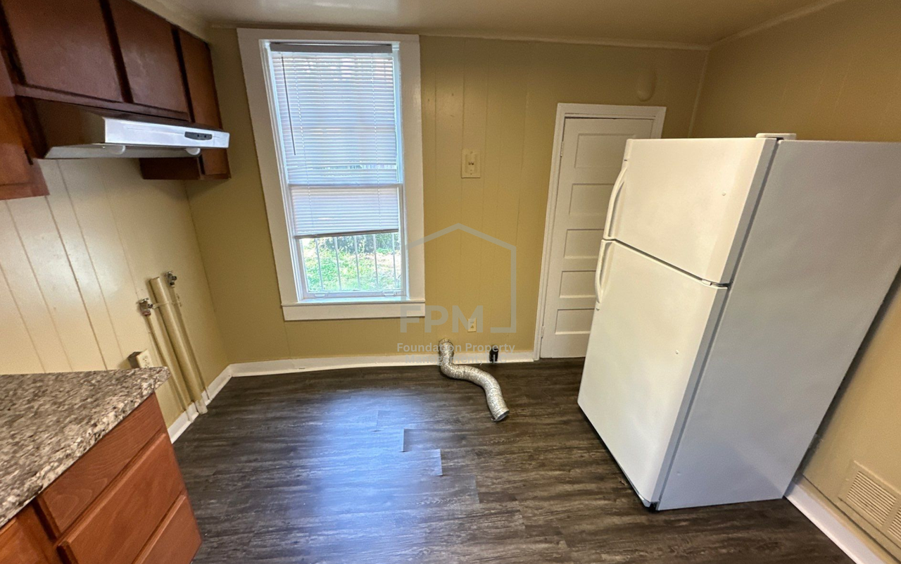 792 N Willett St #1 - Photo 4 of 9