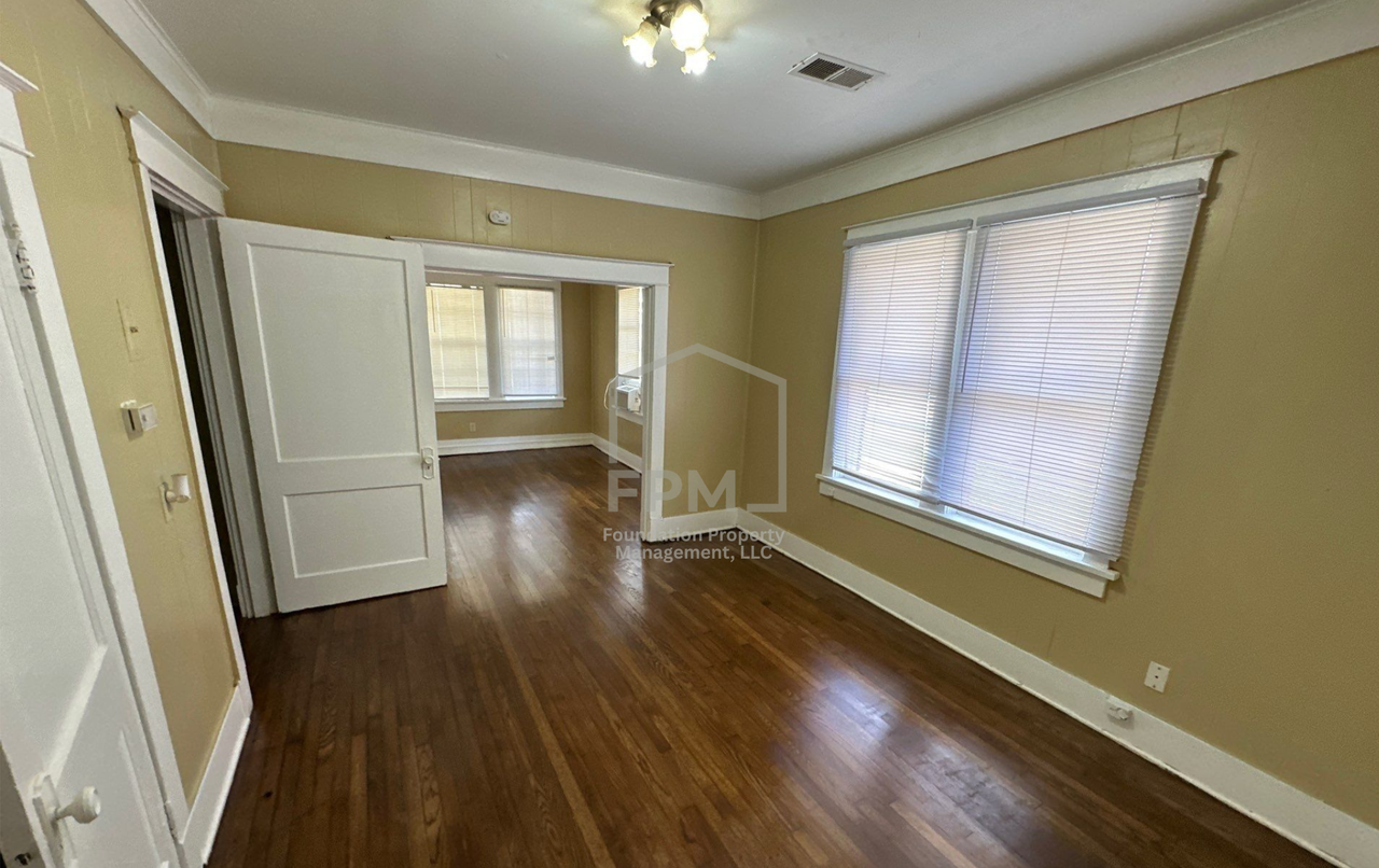 792 N Willett St #1 - Photo 5 of 9