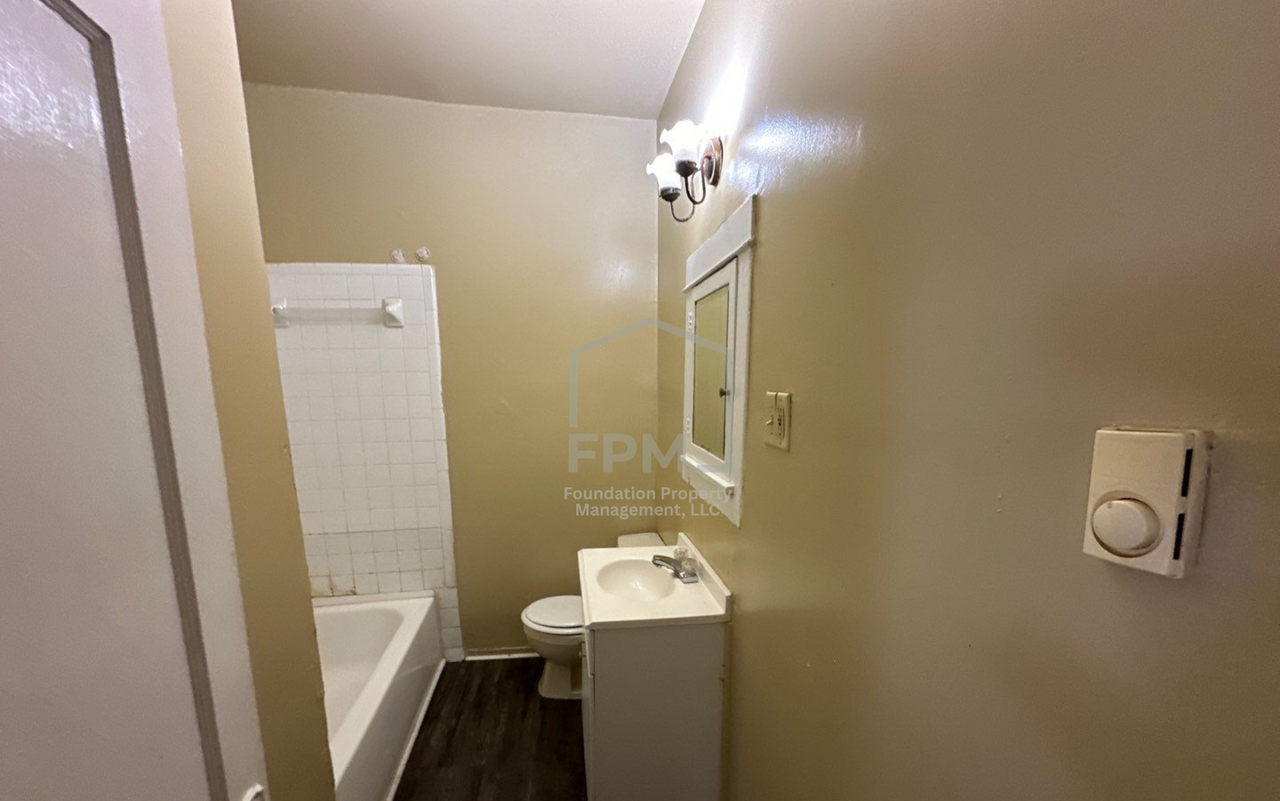 792 N Willett St #1 - Photo 7 of 9