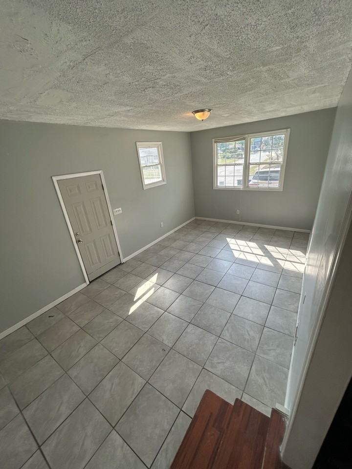5222 Longbranch Dr #1 - Photo 5 of 11