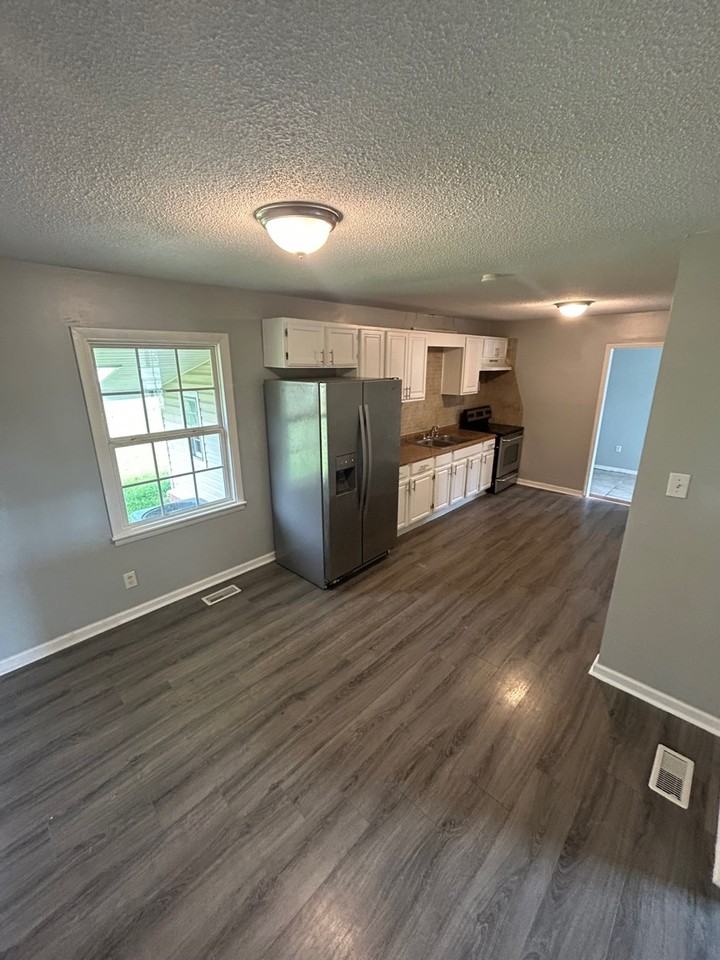 5222 Longbranch Dr #1 - Photo 6 of 11