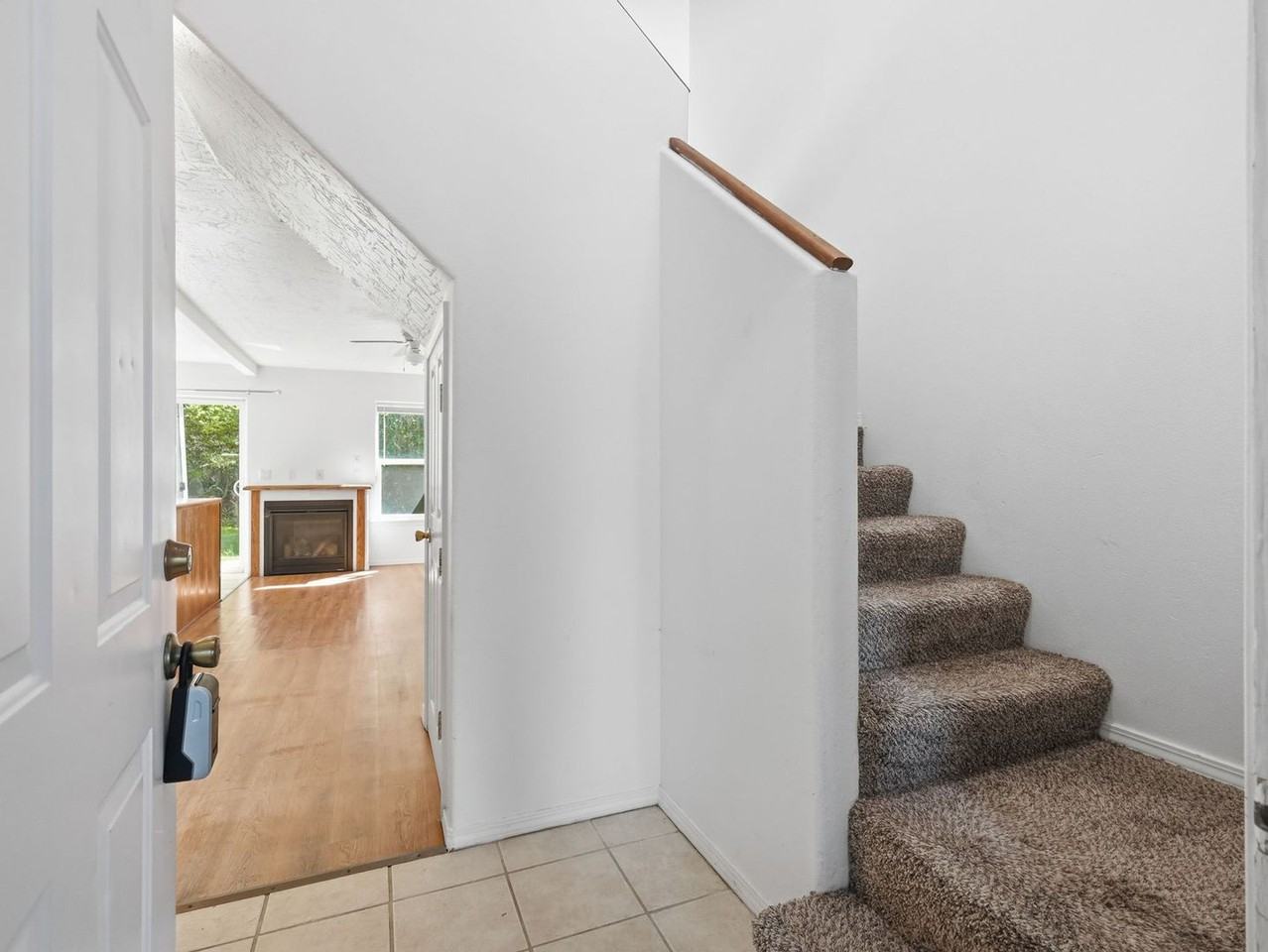 580 7th Ct - Photo 7 of 23