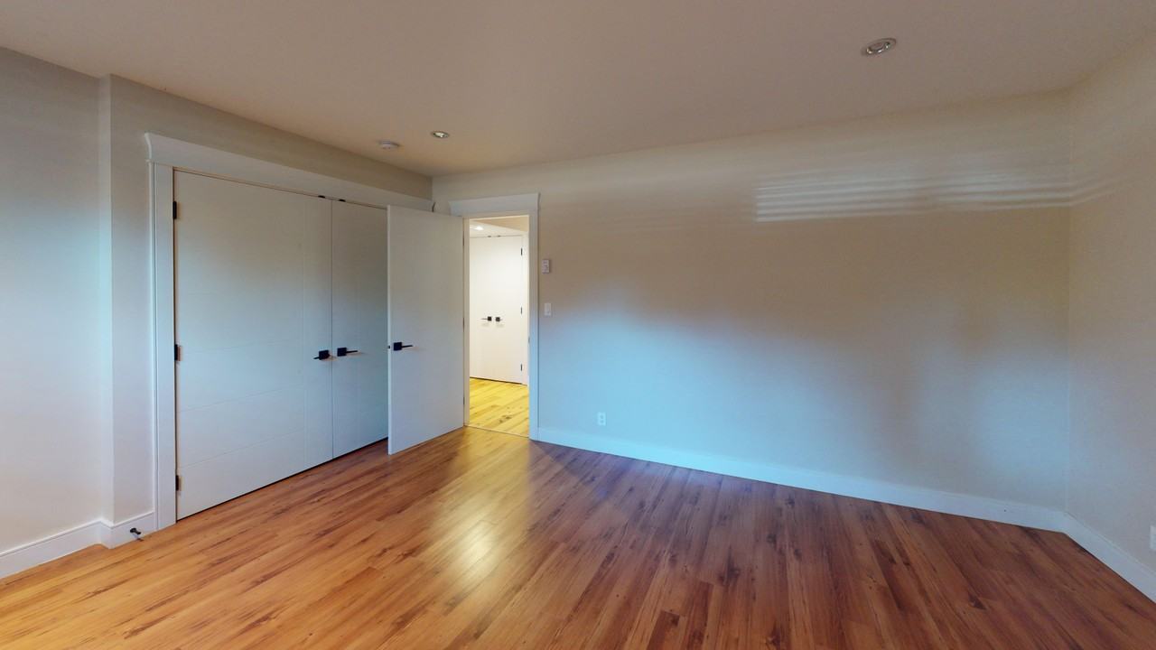 839 West 20th Street - Photo 12