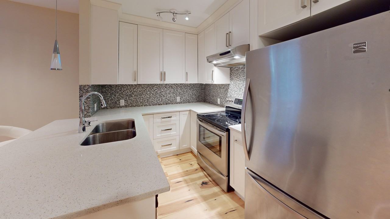 839 West 20th Street - Photo 4 of 15