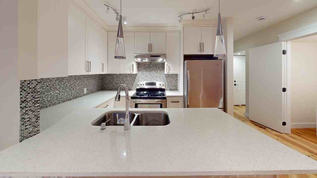 839 West 20th Street - Photo 2 of 15