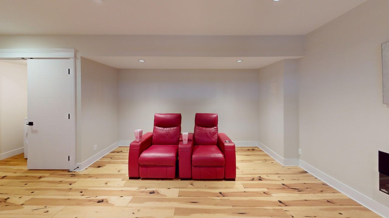 839 West 20th Street - Photo 7 of 15