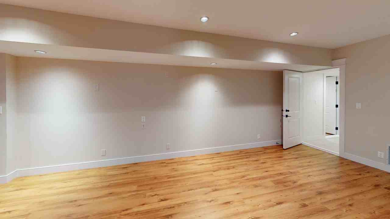 839 West 20th Street - Photo 10