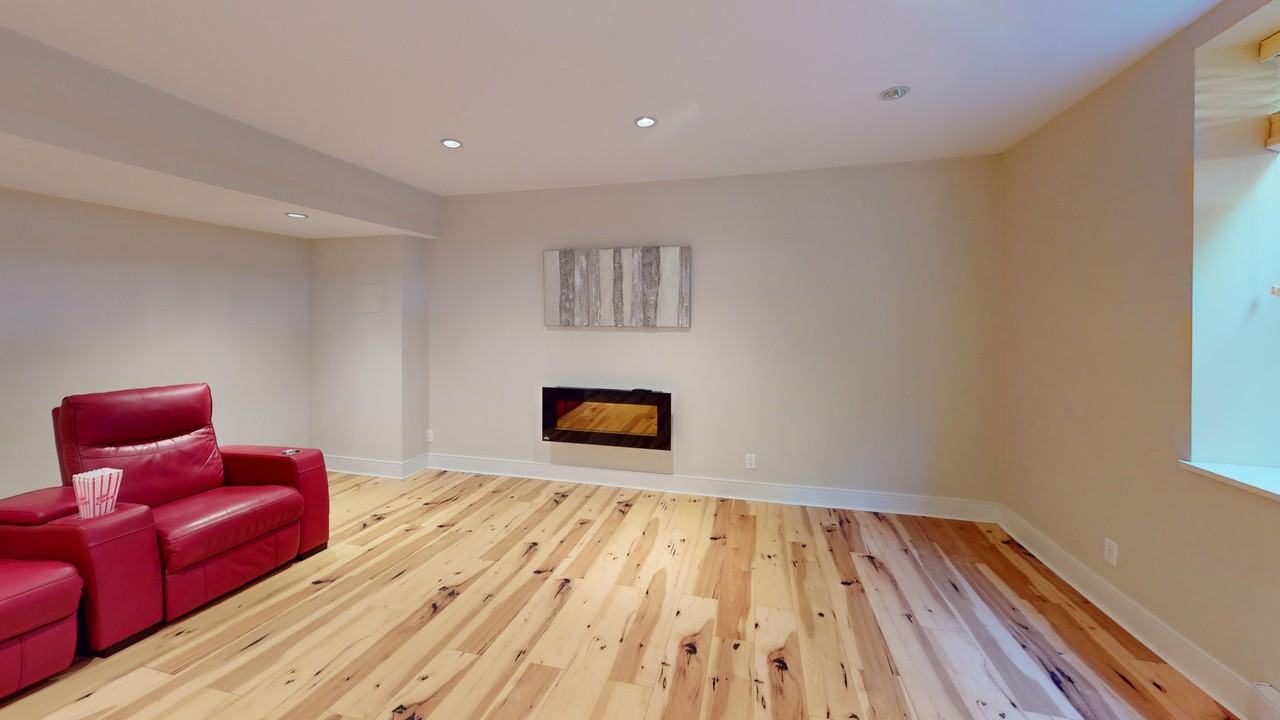 839 West 20th Street - Photo 6 of 15