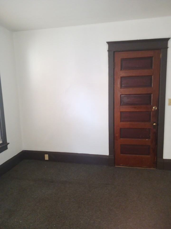 1214A S 22nd St Lowr Rear - Photo 5 of 12