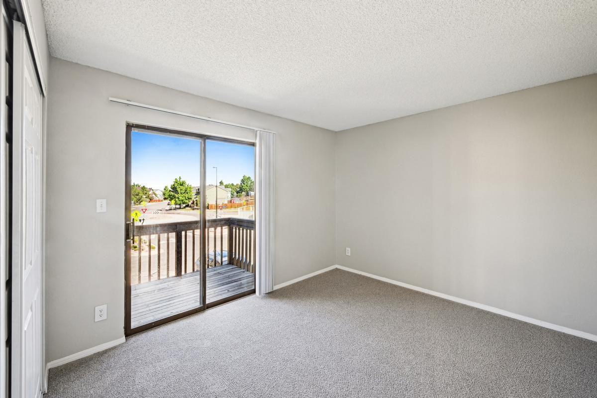 1129 S Eaton Cir - Photo 6 of 42