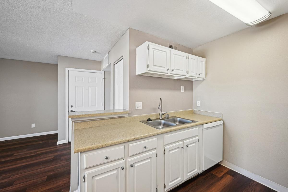 1129 S Eaton Cir - Photo 5 of 42