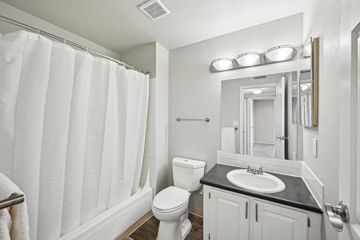 1129 S Eaton Cir - Photo 3 of 42