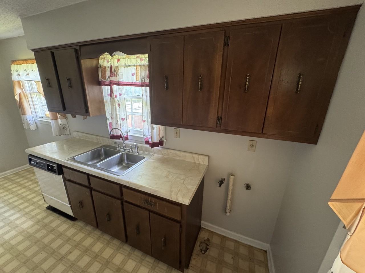 3554 Venable Rd #1 - Photo 5 of 8