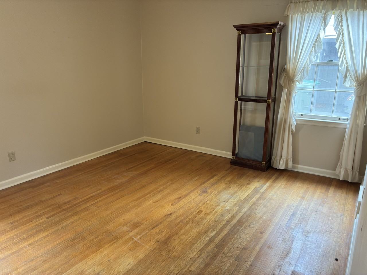 1566 Arcadia St #1 - Photo 2 of 8