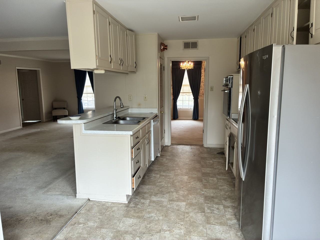 1566 Arcadia St #1 - Photo 7 of 8