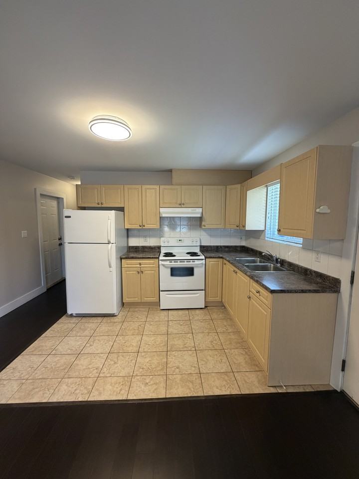 263 Dunlop Street - Photo 2 of 8