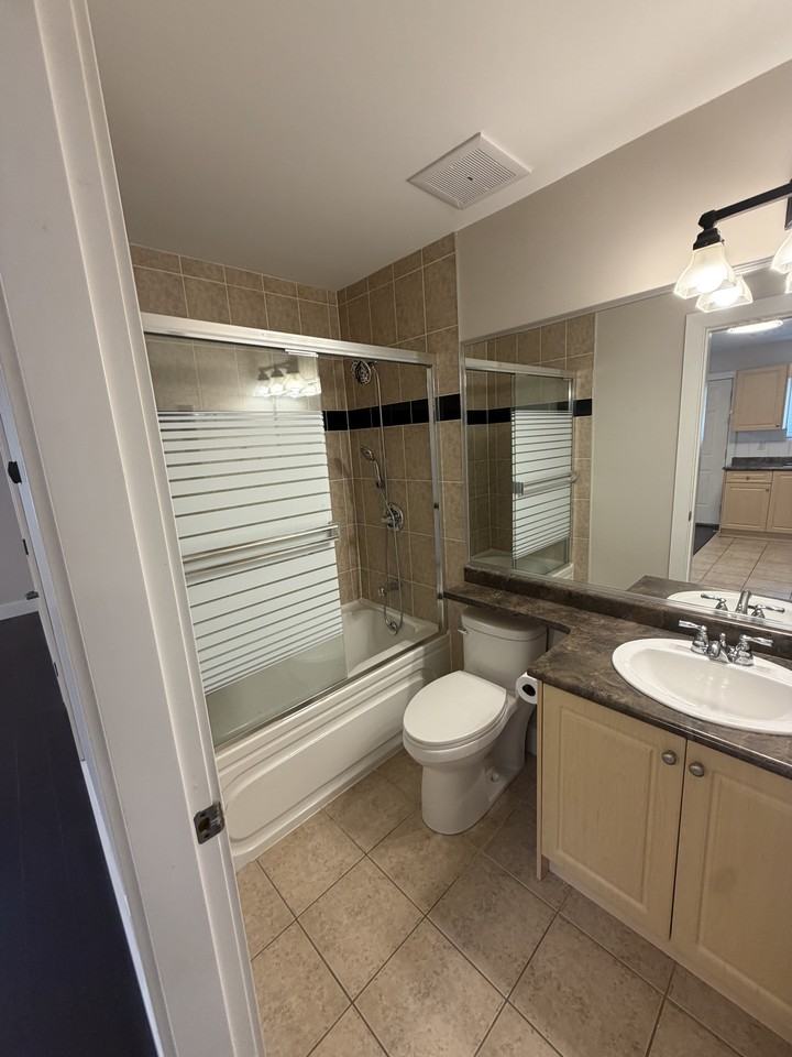 263 Dunlop Street - Photo 5 of 8