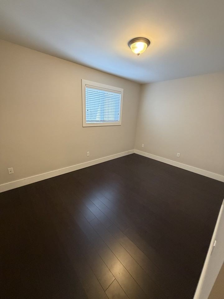 263 Dunlop Street - Photo 7 of 8