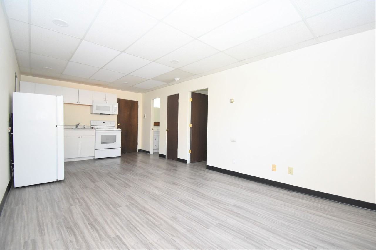 801 W Villard St #32 - Photo 5 of 10